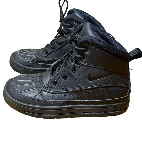 Nike Woodside 2 High ACG Boots Kids 2 Black Waterproof Winter Duck Boot EUC Snow - Picture 1 of 8